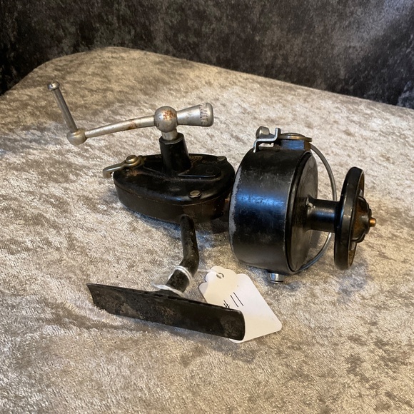 Vintage Garcia Mitchell 300 Fishing Reel, Made in France - Picture 3 of 3